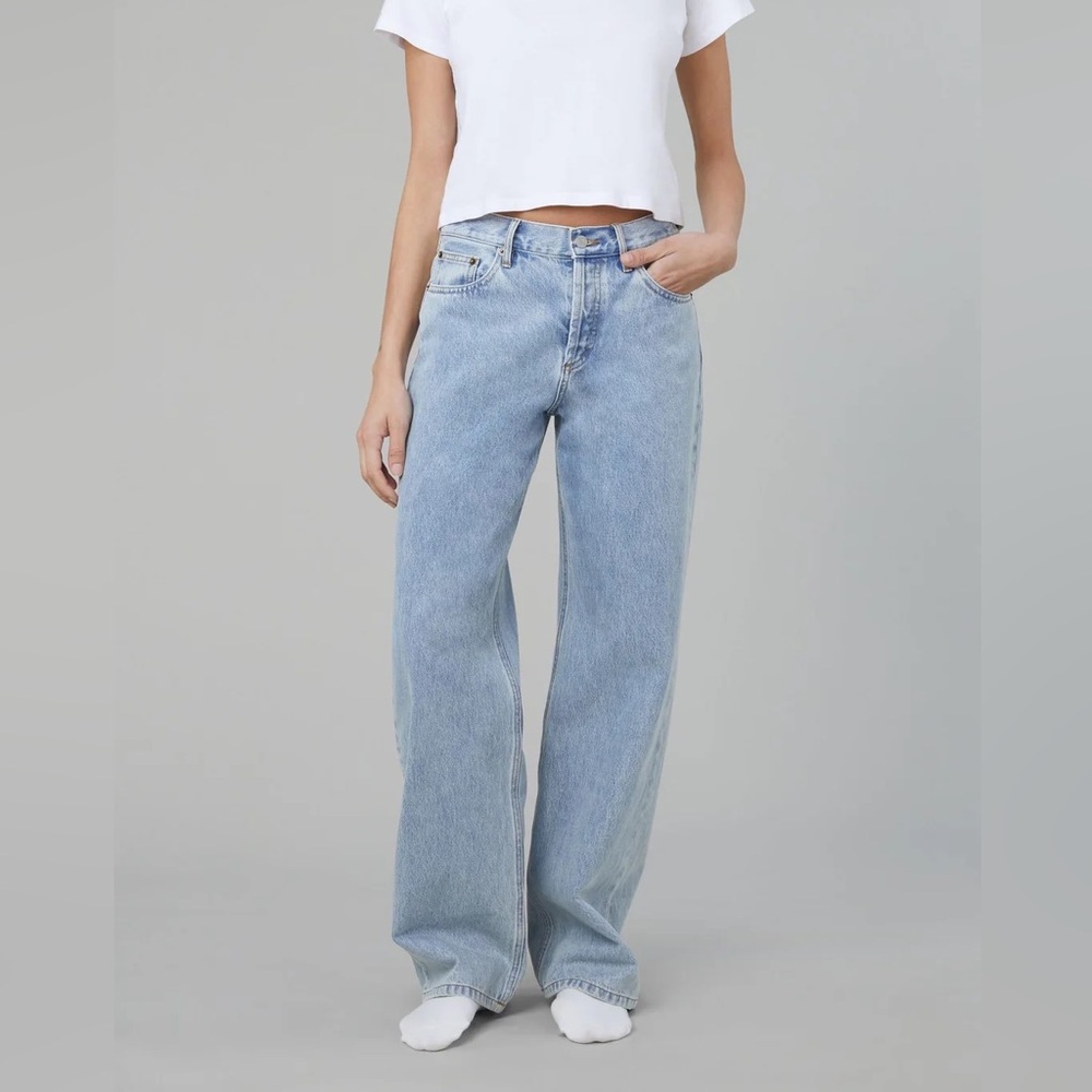 Still Here Everyday Jean In Light Wash Blue Wide Leg Jeans